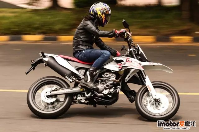 阿普利亚apriliagpr150测评,脱颖而出的车