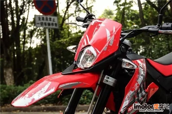 阿普利亚apriliagpr150测评,脱颖而出的车