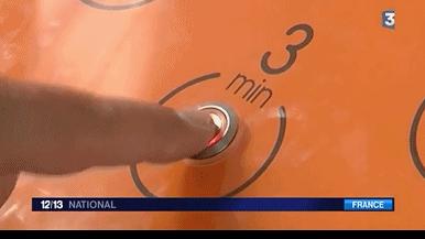 当ATM吐的是小说，法国人笑了，全世界乐了，零食业也震惊了