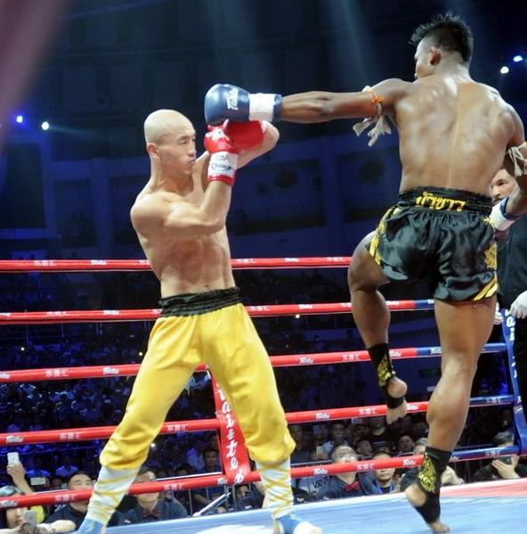 武僧一龙抗击打能力远超播求，或用冷招暗算KO泰拳王