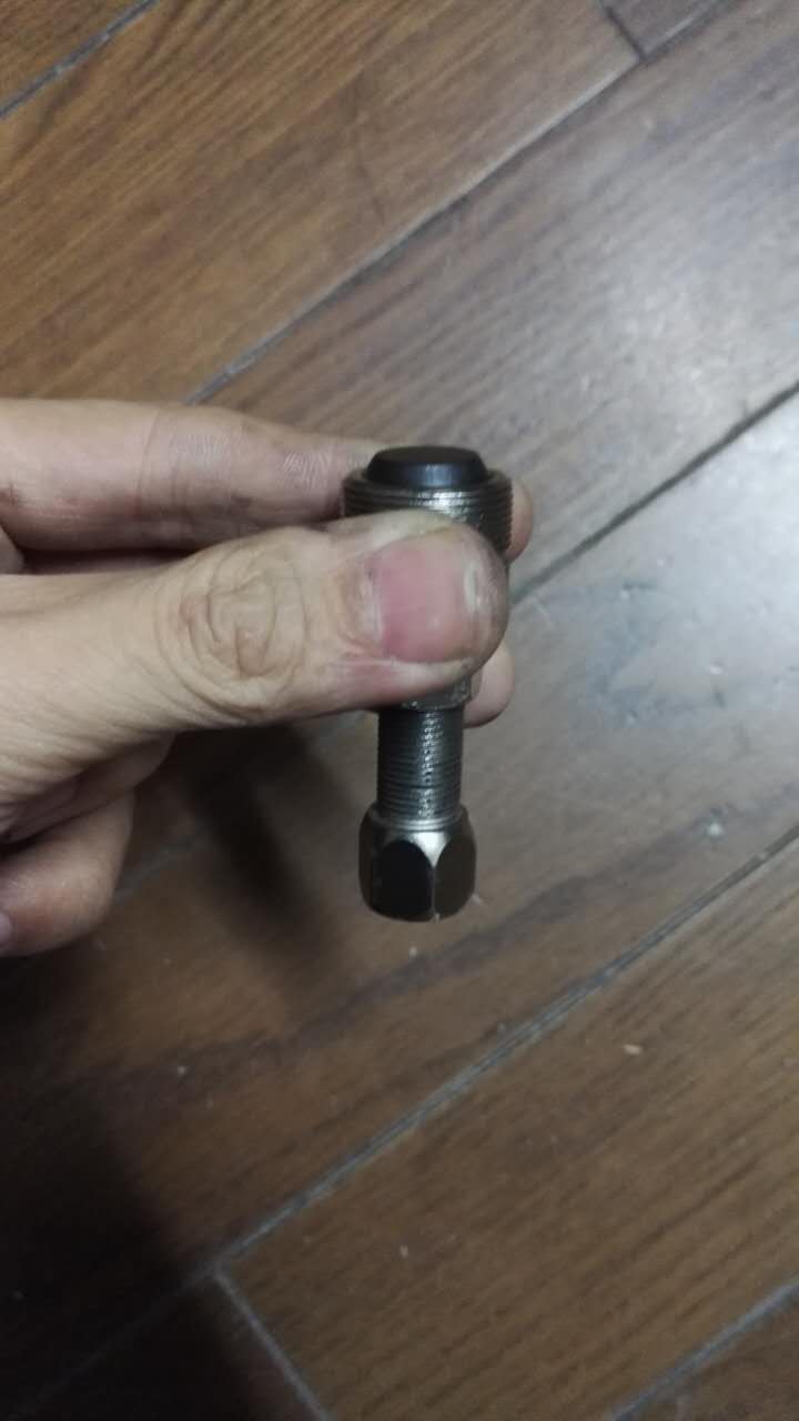 自行车脚踏轴拆卸,自行车脚踏牙盘拆解