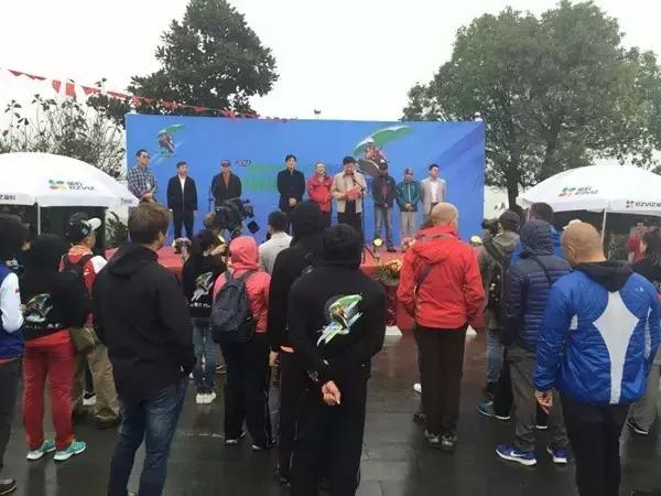 世界顶级鸟人们“这两天都在富阳常安！想当“鸟人”你也可以！