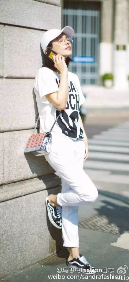 杨幂穿假货,杨幂马思纯机场同款