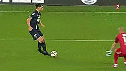 gif搞笑进球,gif足球过人