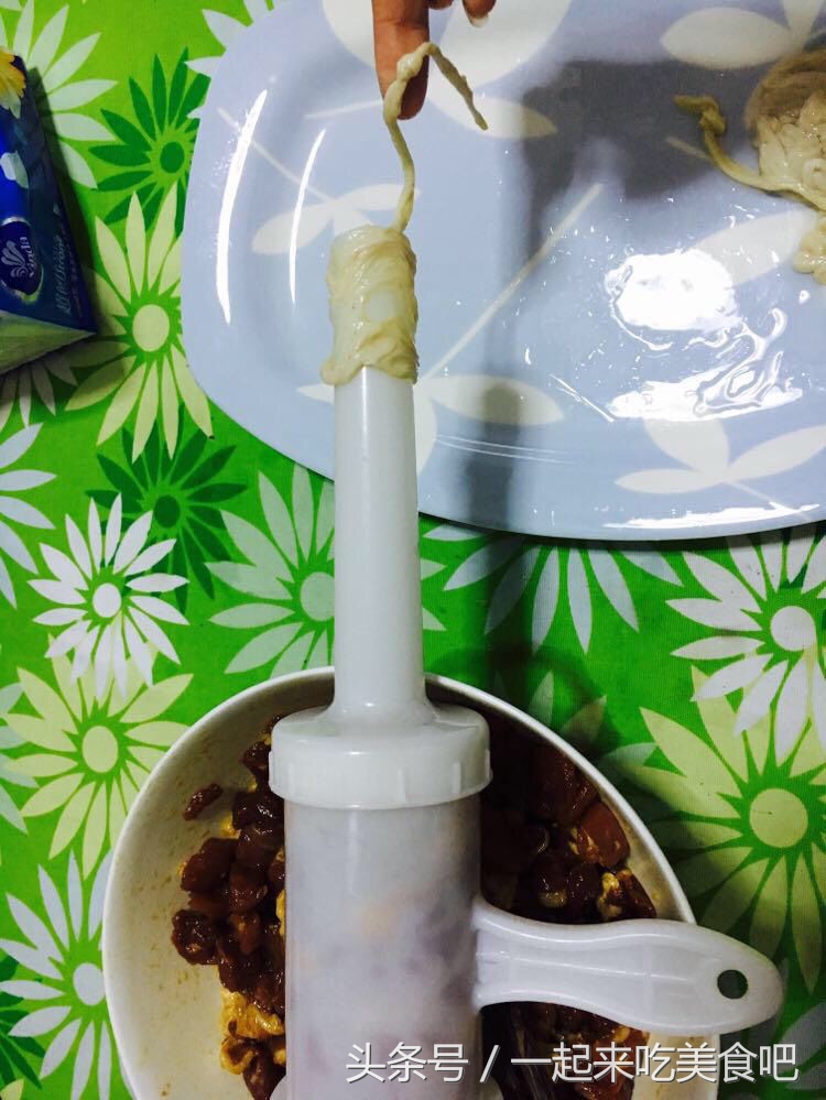 农民自制不锈钢灌肠神器,自制香肠灌肠专用工具和方法