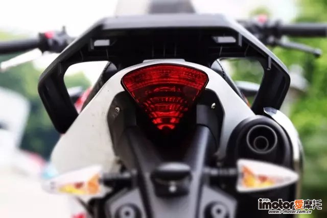 阿普利亚apriliagpr150测评,脱颖而出的车