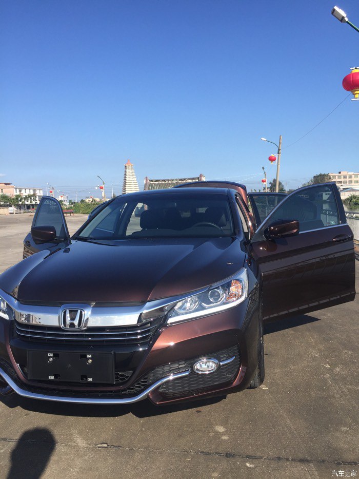 本田雅阁2.0精英版提车,雅阁琥珀金