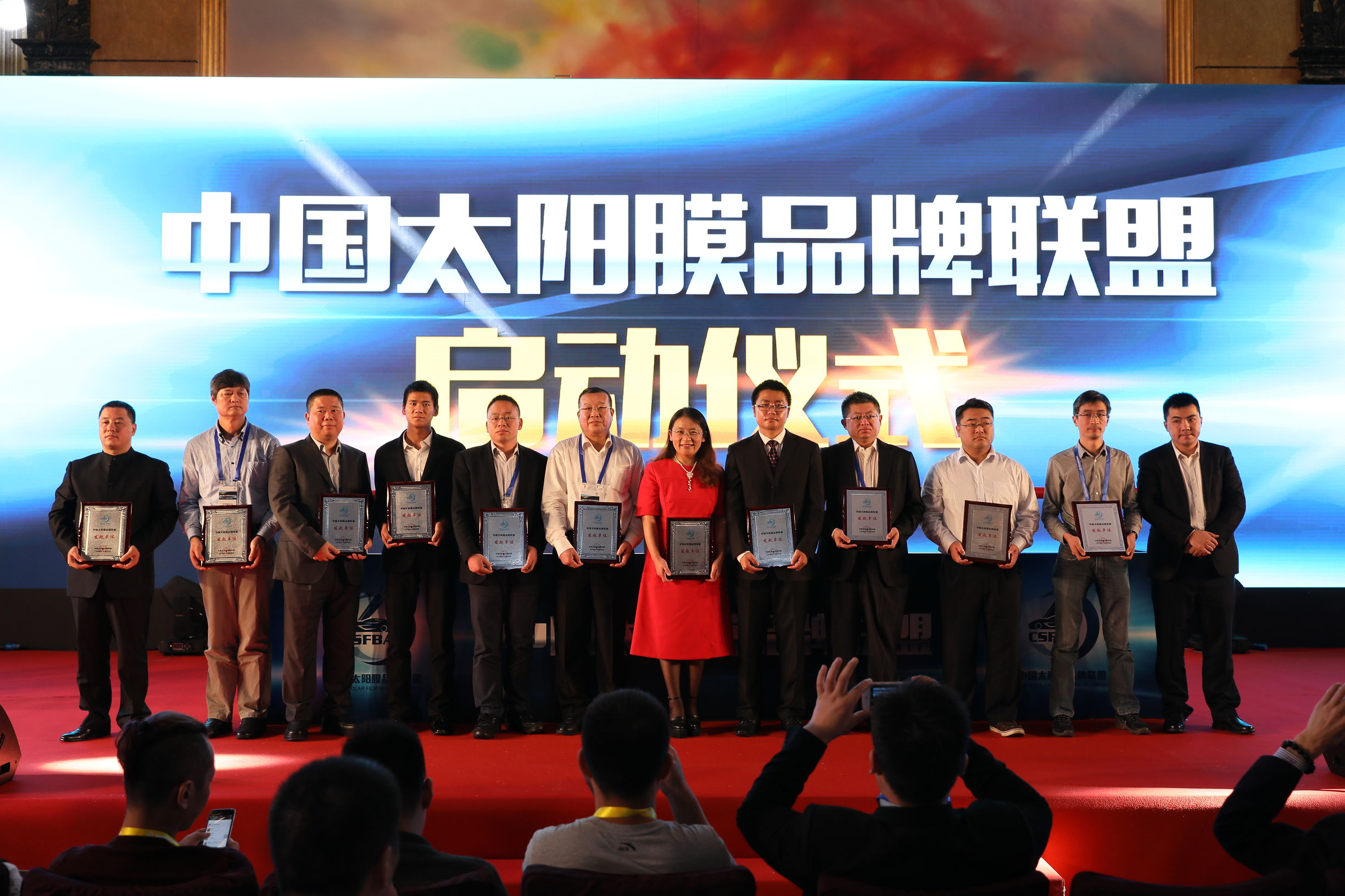 汽车太阳膜贴膜有什么风险,汽车太阳膜贴膜知识