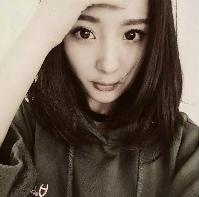 vetements卫衣为什么这么受欢迎,vetements破领卫衣怎么穿