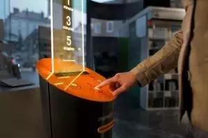 当ATM吐的是小说，法国人笑了，全世界乐了，零食业也震惊了