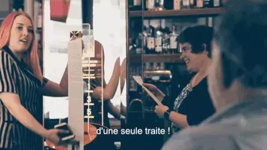 当ATM吐的是小说，法国人笑了，全世界乐了，零食业也震惊了