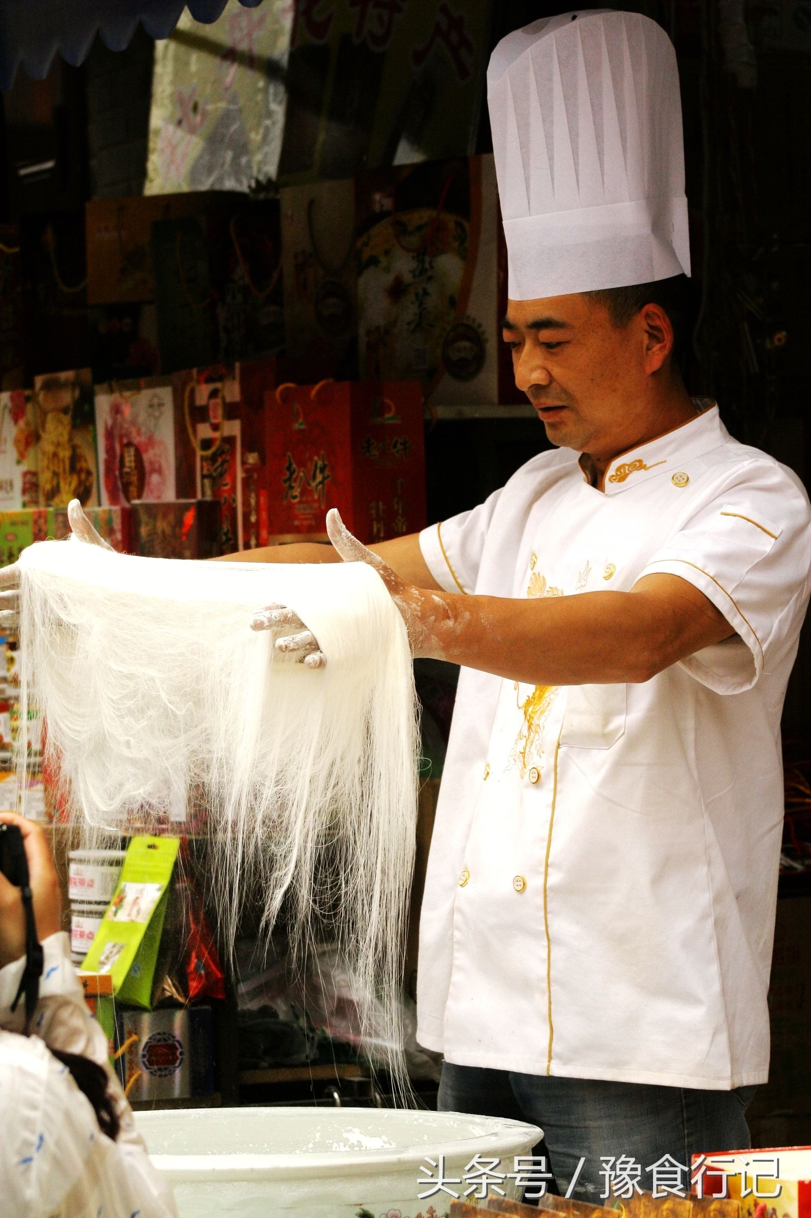 洛阳本地人必去的地方,洛阳丽景门和十字老街