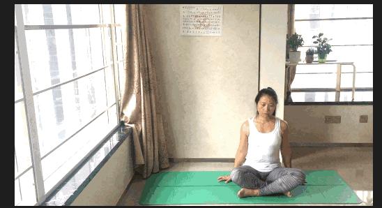 落枕后的疼痛瑜伽怎么弄,颈部落枕瑜伽解决办法