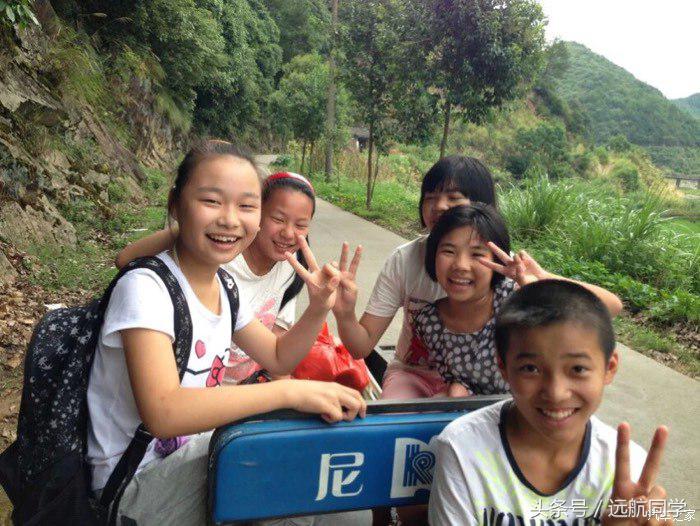 90后大学毕业生艰苦创业,喜提蒙迪欧1.5T时尚型