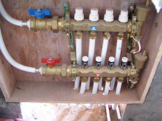 地暖上水管和下水管接错了,地暖分水器安装全套视频教学