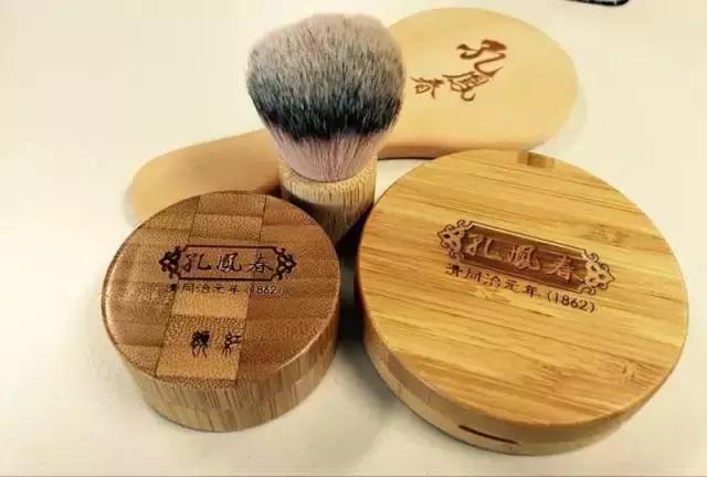 送完女生礼物后要不要问喜不喜欢,送ysl和什么可以哄女朋友