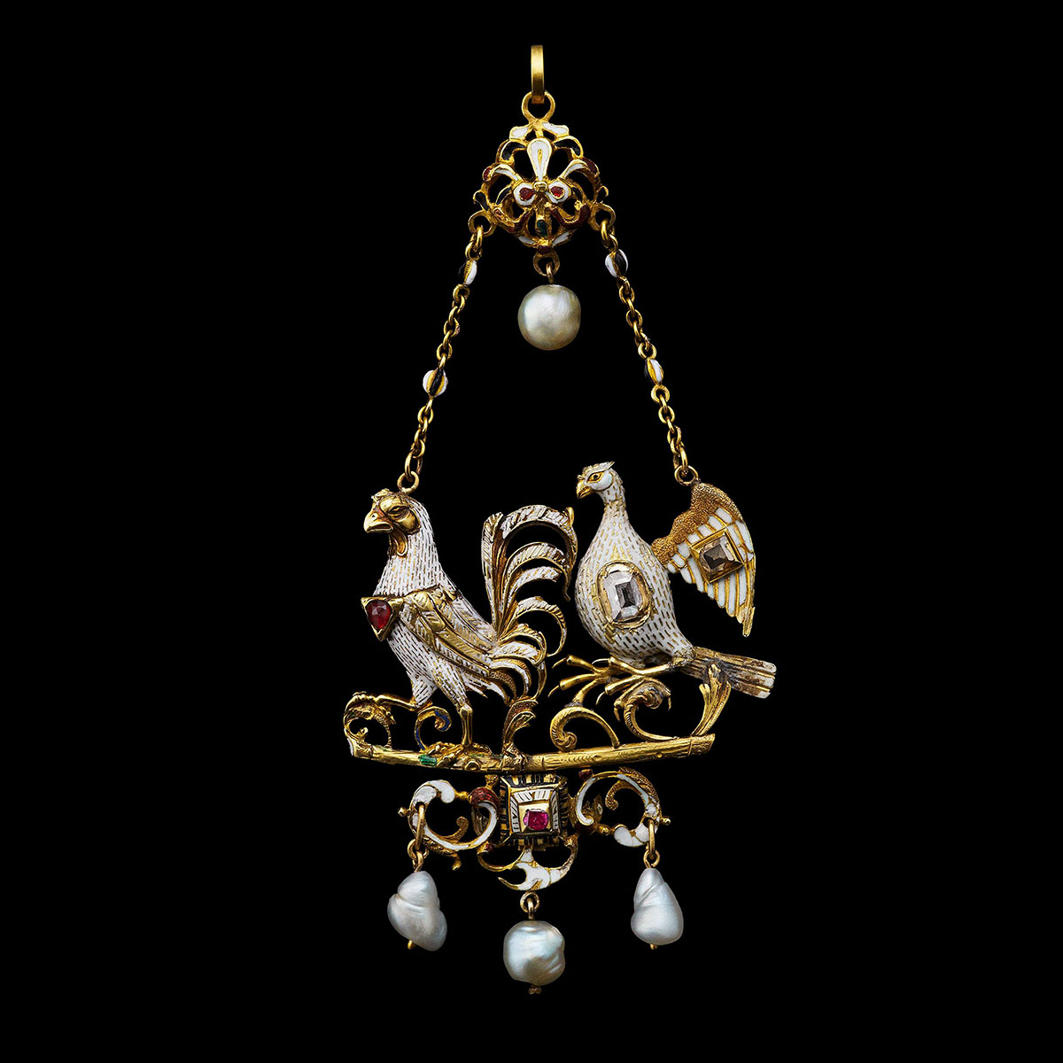 慈禧太后最漂亮的珍珠凤冠图片,万历皇帝的金丝皇冠被卖外国了吗