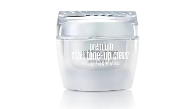 素颜霜3分钟快速拥有奶油肌,牛奶素颜霜真的好用不假白吗