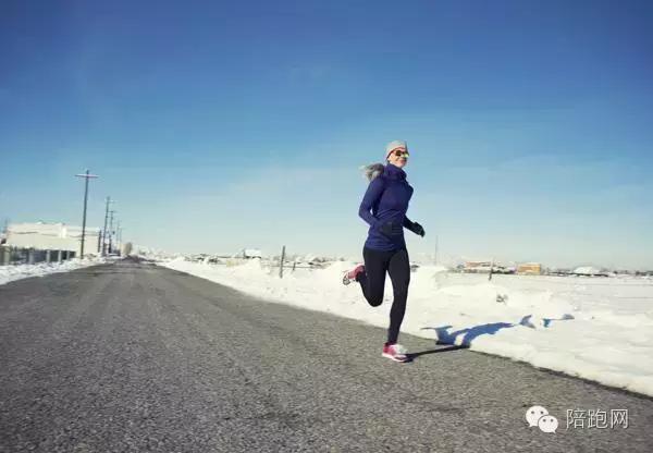怎么避免冬天跑步嗓子疼,冷天气跑步喉咙难受