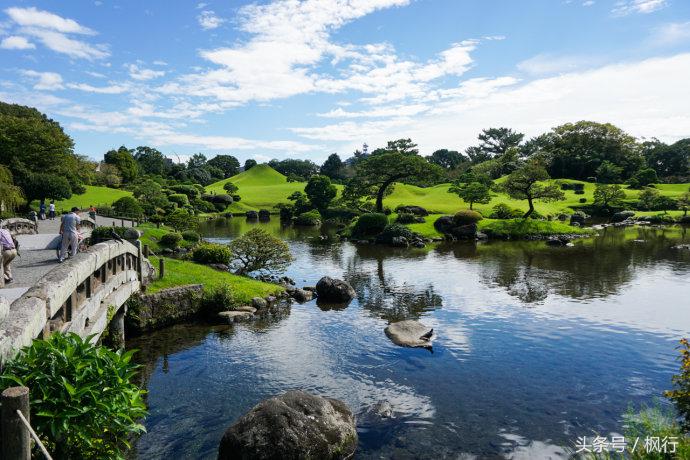 酷ma萌陪伴机器人熊本熊,酷ma萌和熊本熊