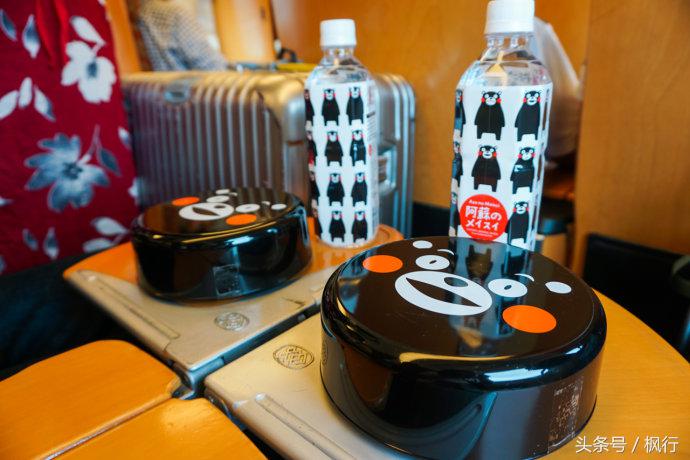 酷ma萌陪伴机器人熊本熊,酷ma萌和熊本熊