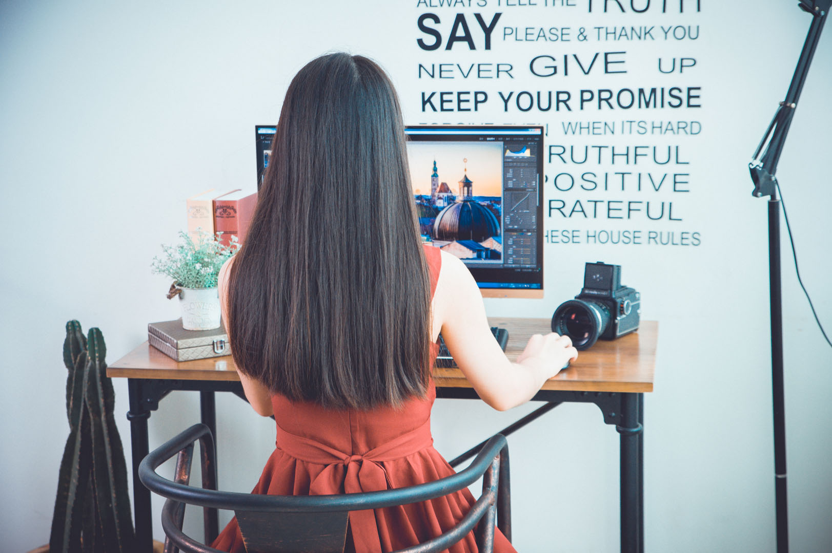 美女摄影师真情告白，显示器的选择是如此重要