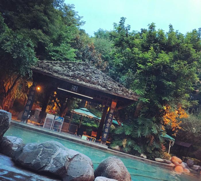 秋冬最暖最放松的就是泡温泉啦，推荐六个四川泡汤绝佳去处