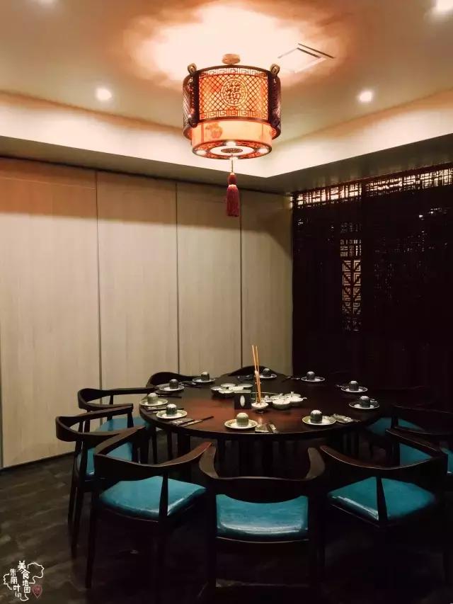 一年3家店！这家火爆的潮牛又来占领岳阳街啦！