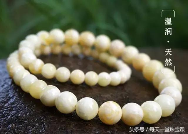 比鸡油黄好的蜜蜡,蜜蜡里面有棉絮值钱吗