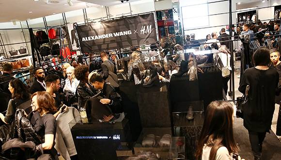 今日发售的HMXKenzo联名款，就算丑哭也要买