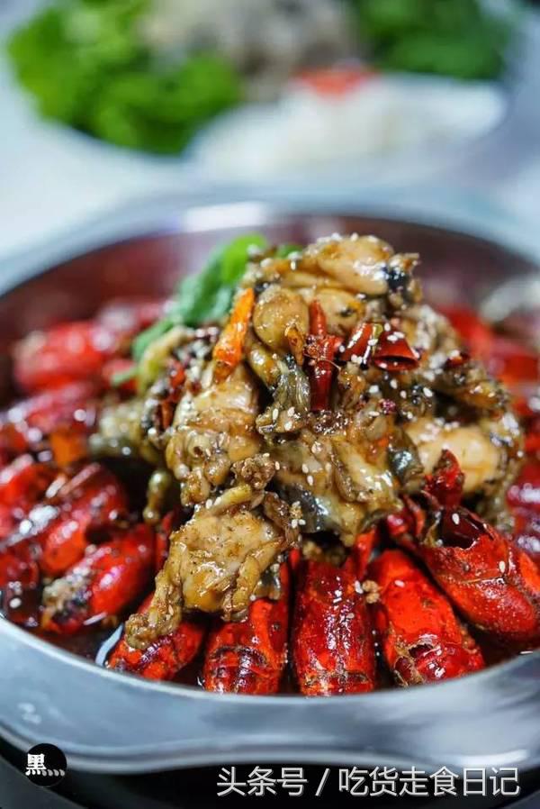 这家店的小龙虾百吃不厌,小龙虾选十三香还是油焖