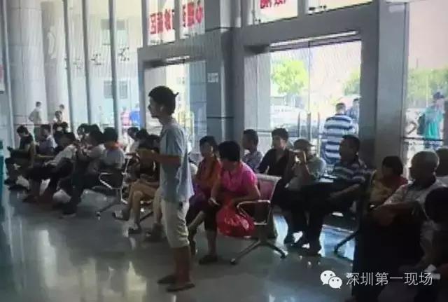 25岁小伙胸不断“发育”如鸡蛋大