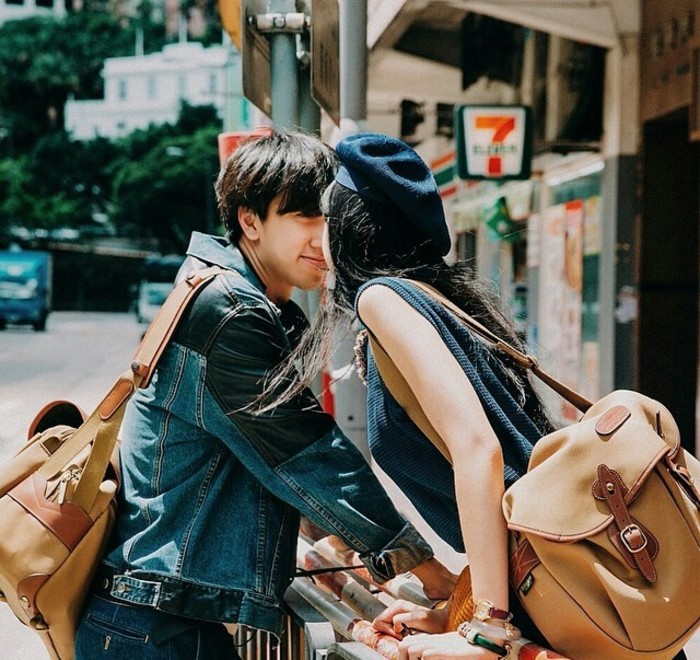 男生晚上几点都在想什么,男生搂着女朋友心里在想什么