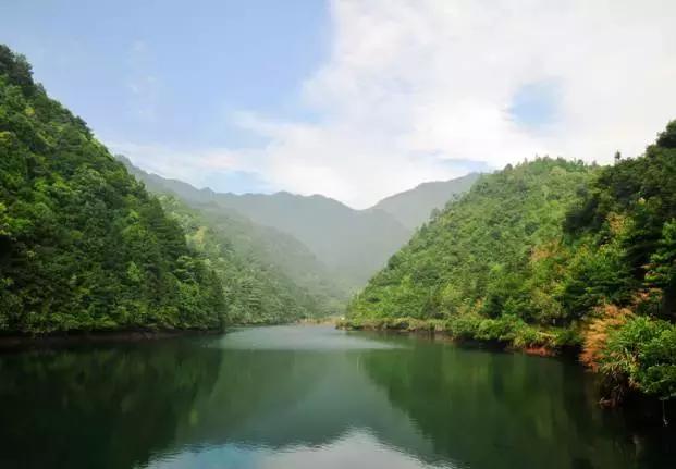 周末气温开始回升,周末天气转晴但温度低迷