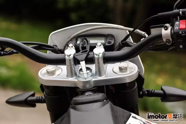 阿普利亚apriliagpr150测评,脱颖而出的车