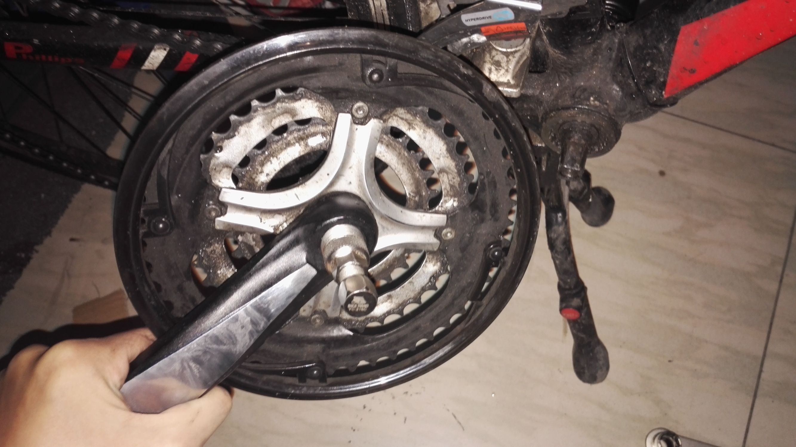 自行车脚踏轴拆卸,自行车脚踏牙盘拆解