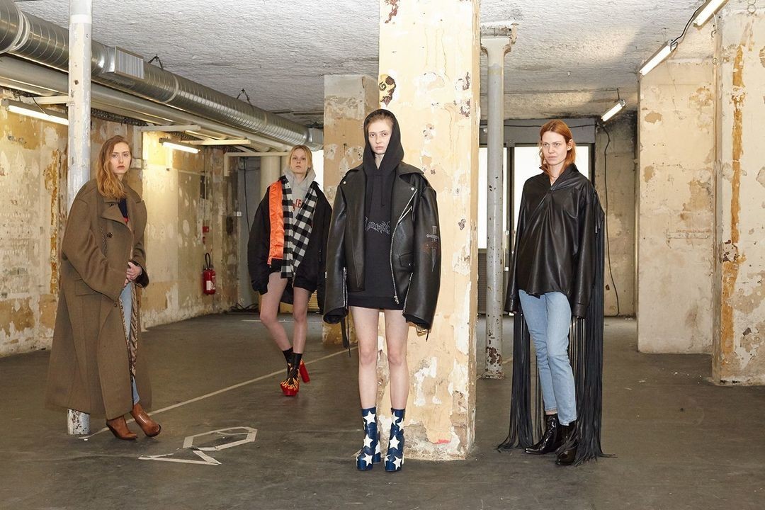 vetements卫衣为什么这么受欢迎,vetements破领卫衣怎么穿