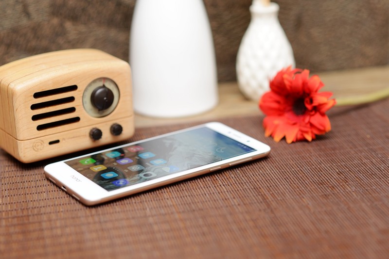 1599元荣耀畅玩40plus,699元的荣耀畅玩8c