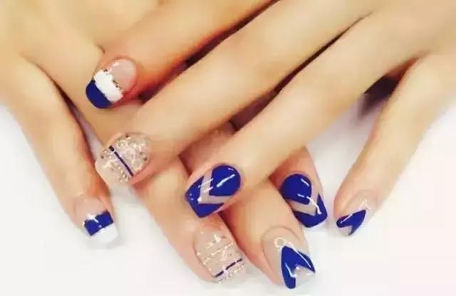 显手白的蓝黑色,显手白的高级颜色