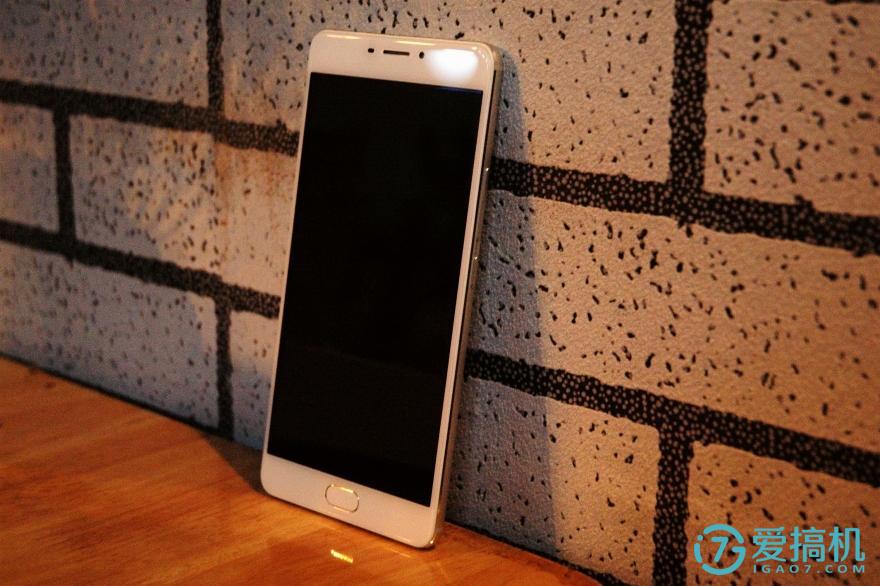 目前最值得入手的魅蓝手机,魅蓝max优缺点