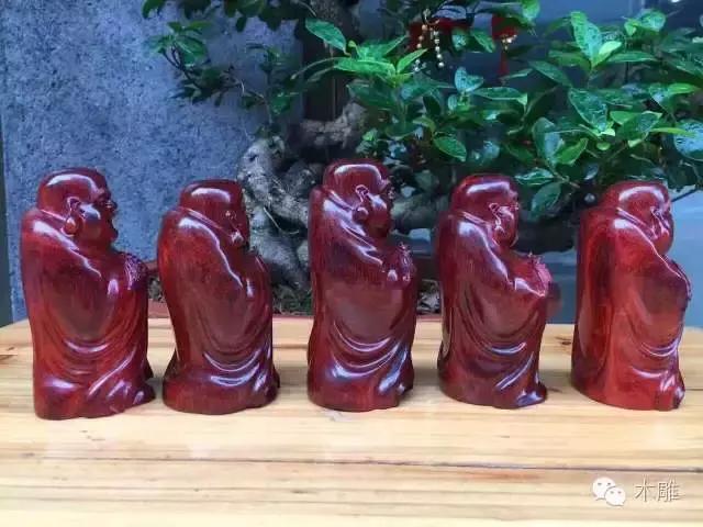 带星星的手串都是什么材质,小叶紫檀带星星是真的吗