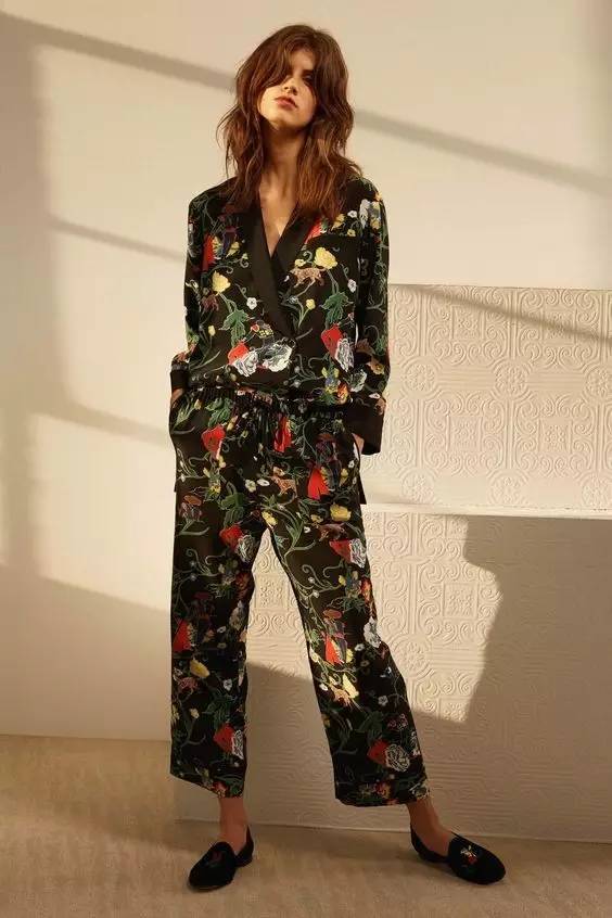 有一种裤子｜过去你瞧不上今天就让你攀不起