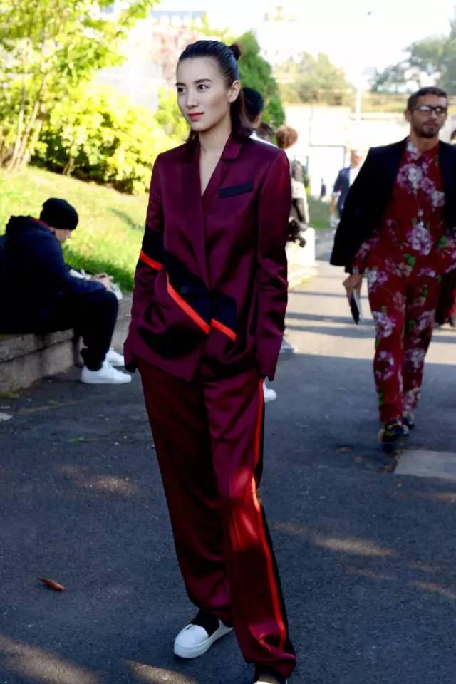 有一种裤子｜过去你瞧不上今天就让你攀不起