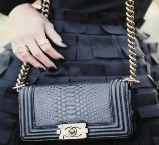 香奈儿购包圣经：经典款哪里买最便宜？