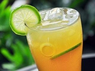 每天喝茶一个月能减多少斤 (3天只喝茶可以瘦多少斤)