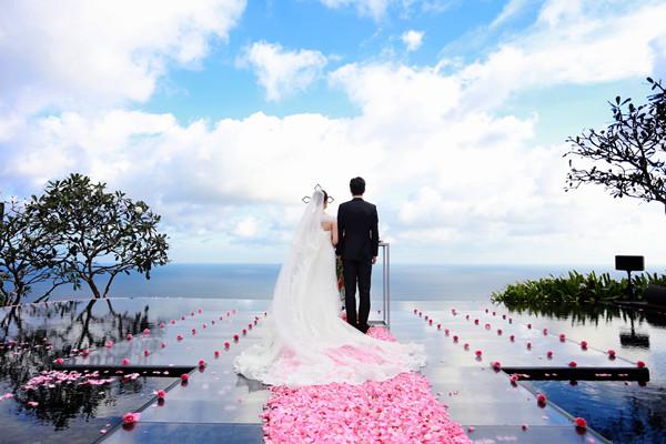巴厘岛十大婚礼地点,巴厘岛宝格丽酒店明星婚礼