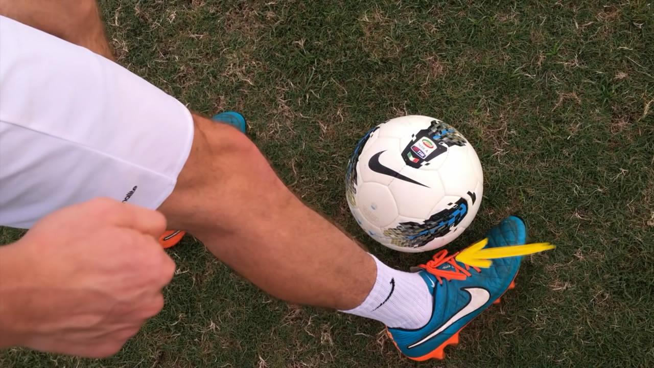 门将失误伊布头球破门,像伊布一样踢球