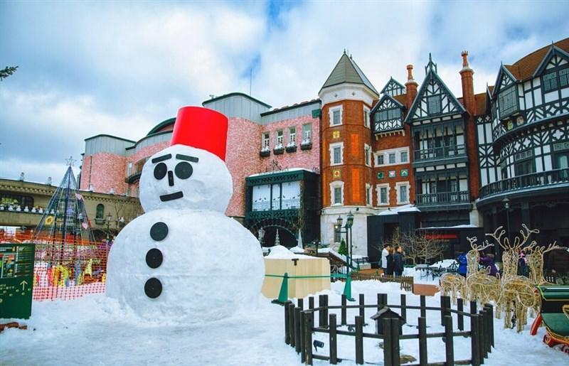 不出国门就能享受进口好商品,不出国门也能观赏到异国风情建筑