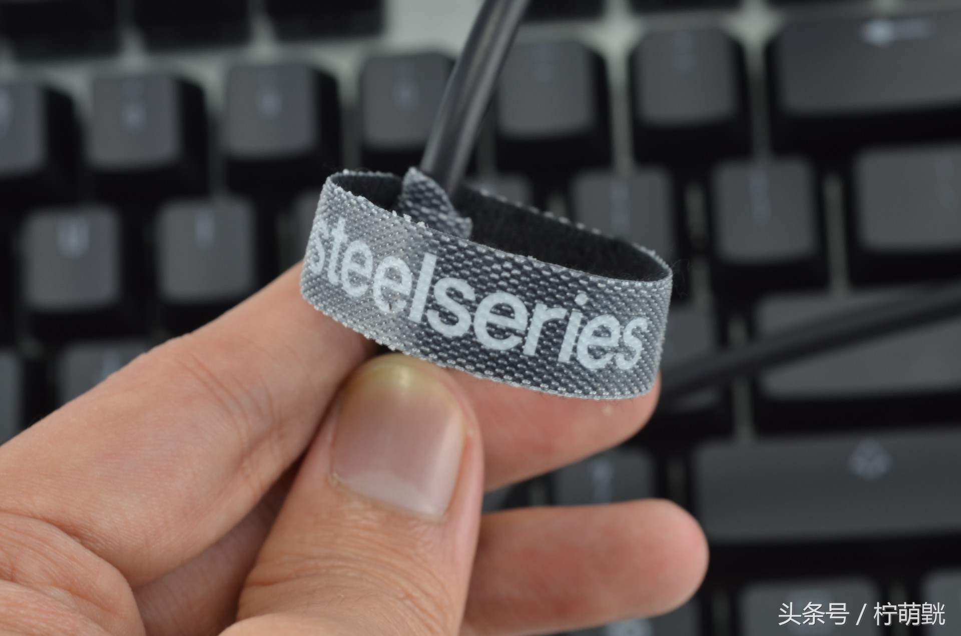 顶级rgb机械键盘,赛睿apexprort机械键盘评测