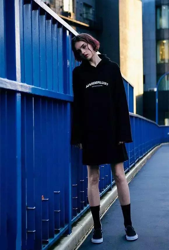 oversize卫衣怎么穿好看,oversize卫衣穿什么裤子